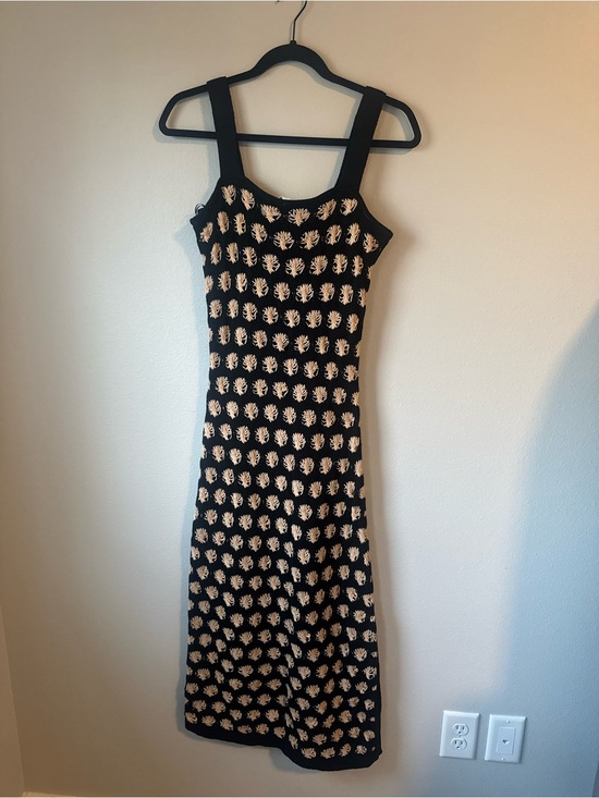 Evereve Dresses & Skirts - Evereve Black Midi Dress with Cream Floral Knit